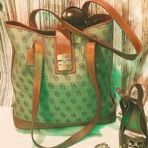 VINTAGE Dooney and Bourke shoulder bag